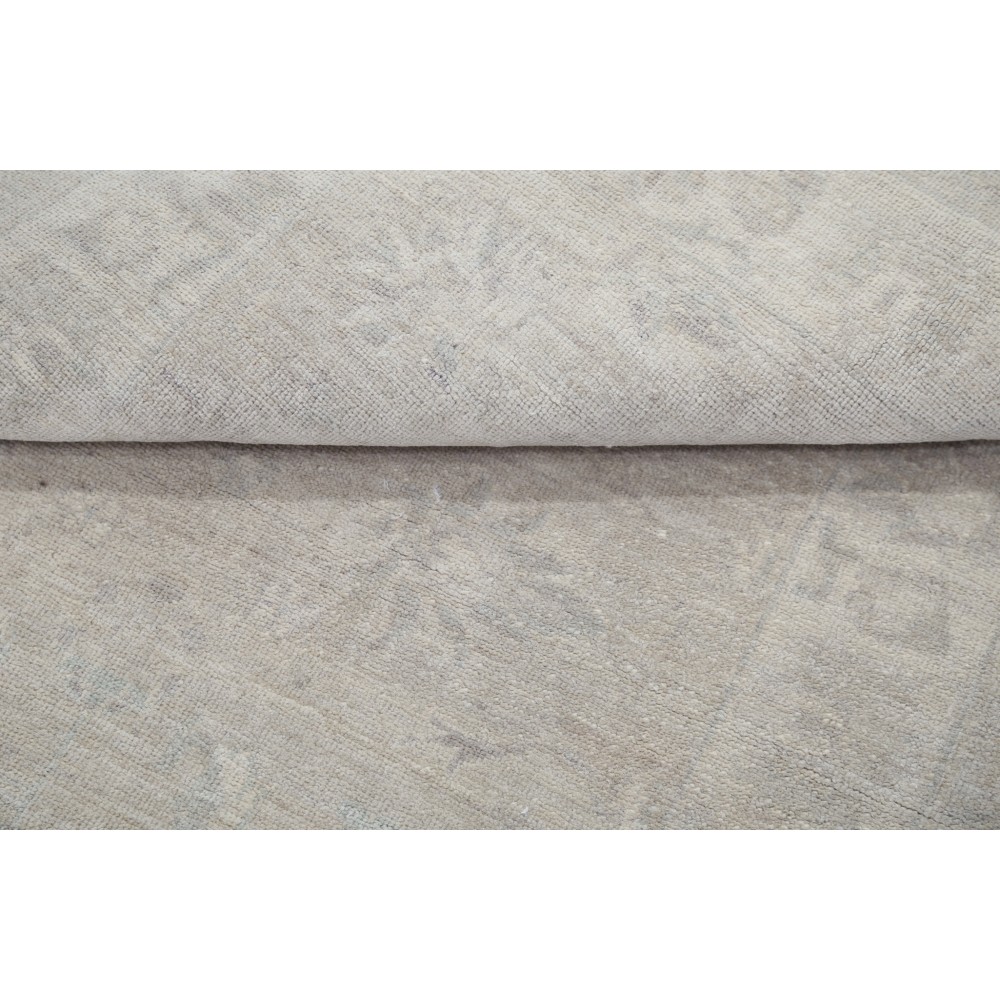 Traditional Hand Knotted Accent Rug | Floral Wool Area Rug in Soft Tones
