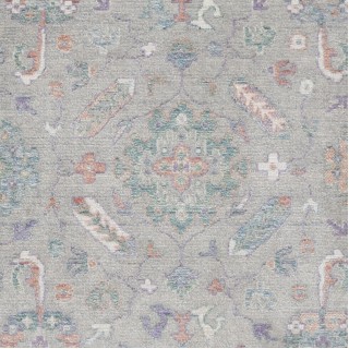 Silver Floral Accent Rug. 100% Wool Traditional Living Room Rug. Bedside Rug. Bedroom Floor Covering Silver Floral Accent Rug. 100% Wool Traditional Living Room Rug. Bedside Rug. Bedroom Floor Covering