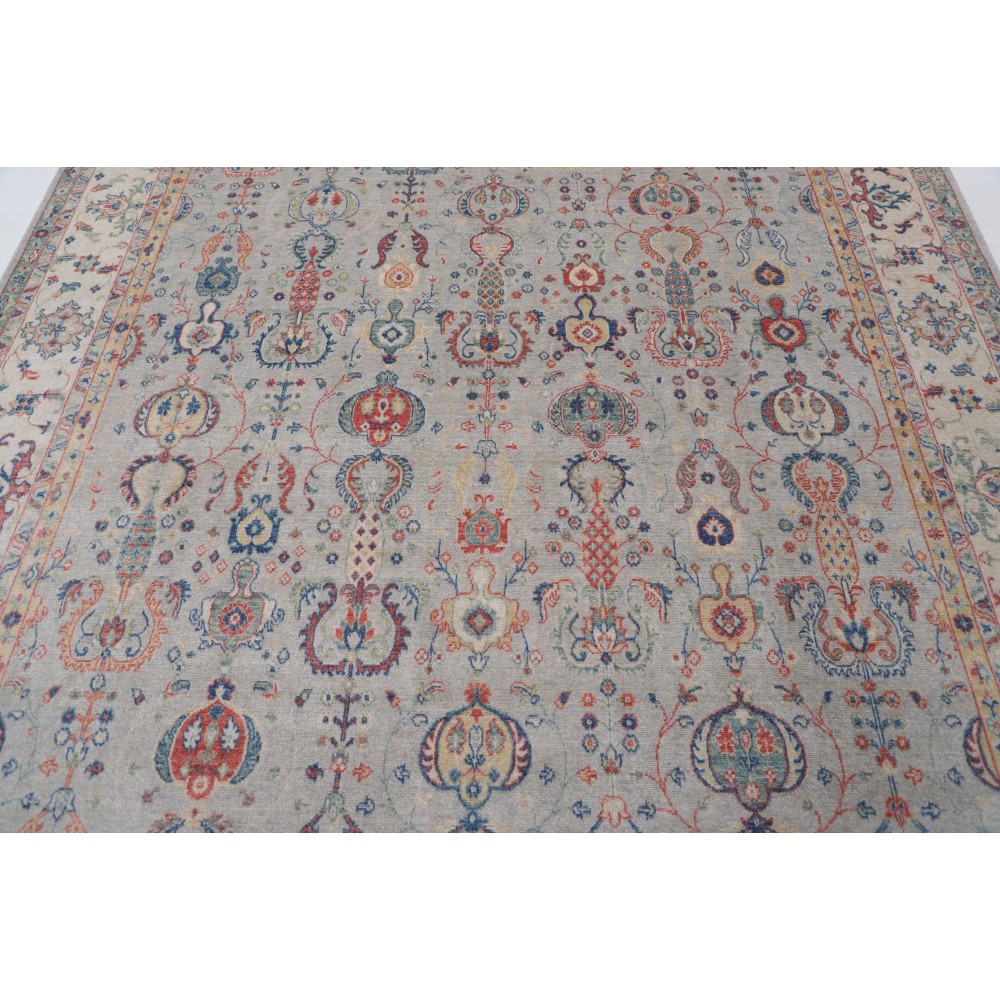 Decorative Silver & Ivory Area Rug. 100% Wool