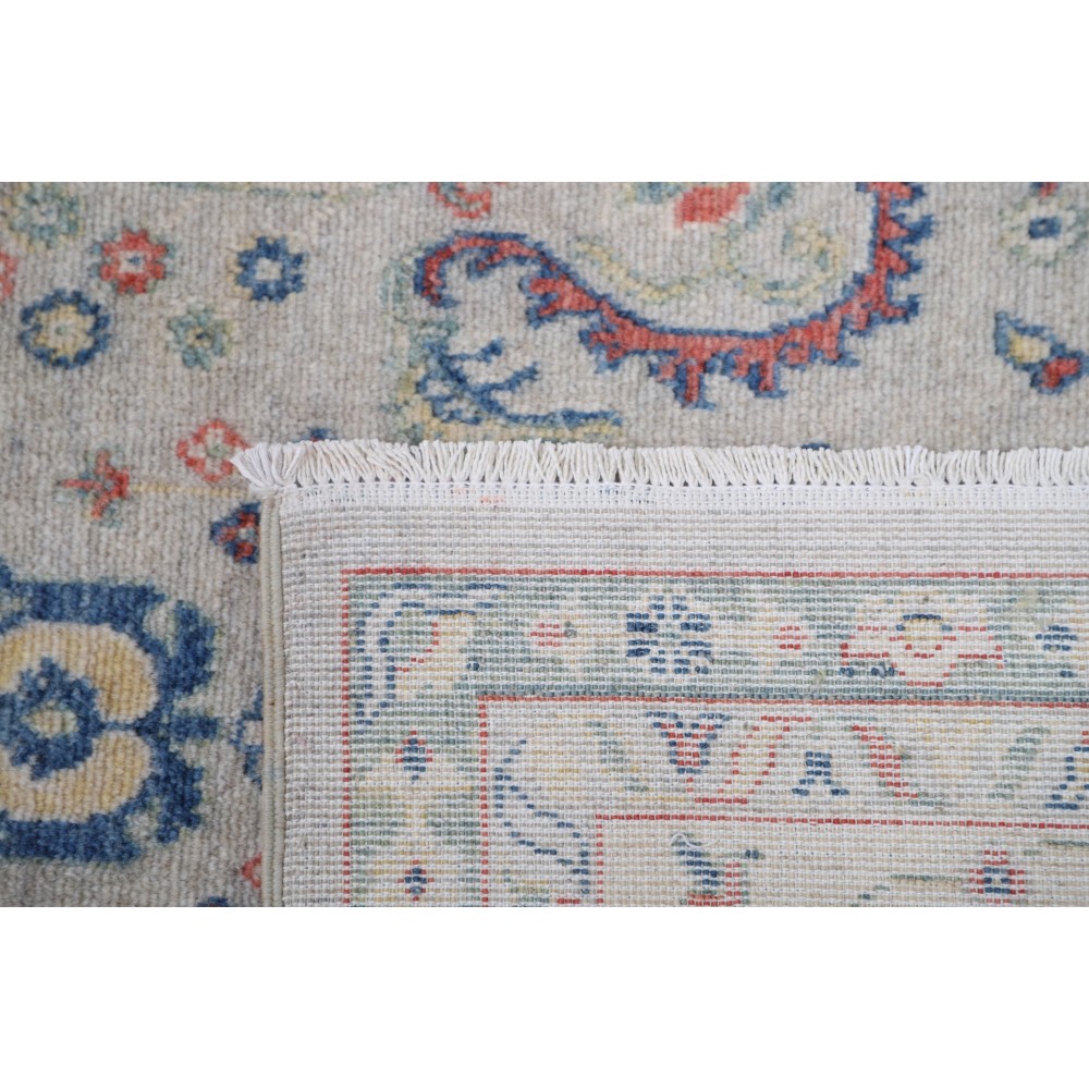 Decorative Silver & Ivory Area Rug. 100% Wool
