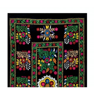 Vintage Uzbek Hand Embroidered Bed or Table Cover. Decorative Silk & Cotton Wall Hanging Vintage Uzbek Hand Embroidered Bed or Table Cover. Decorative Silk & Cotton Wall Hanging