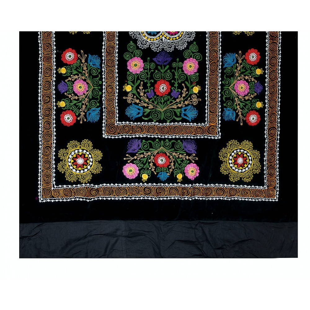 Vintage Silk Hand Embroidery Bed Cover, Central Asian Suzani Wall Hanging