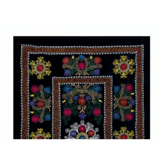 Vintage Uzbek Hand Embroidered Bed or Table Cover. Decorative Silk & Cotton Wall Hanging Vintage Uzbek Hand Embroidered Bed or Table Cover. Decorative Silk & Cotton Wall Hanging