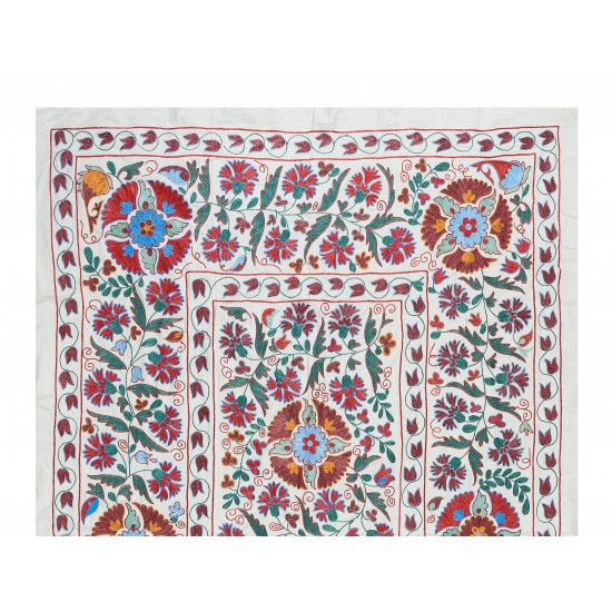 Decorative Silk Hand Embroidery Suzani Wall Hanging, Bedspread Decorative Silk Hand Embroidery Suzani Wall Hanging, Bedspread