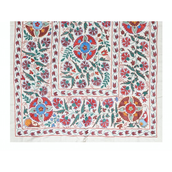 Decorative Silk Hand Embroidery Suzani Wall Hanging, Bedspread Decorative Silk Hand Embroidery Suzani Wall Hanging, Bedspread