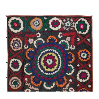 Vintage Silk Embroidery Bed Cover. Suzani Wall Hanging. Handmade Tablecloth Vintage Silk Embroidery Bed Cover. Suzani Wall Hanging. Handmade Tablecloth