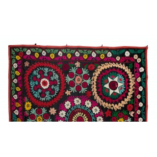 Vintage Silk Hand Embroidery Bed Cover. Suzani Textile Wall Hanging. One-of-a-kind Tablecloth Vintage Silk Hand Embroidery Bed Cover. Suzani Textile Wall Hanging. One-of-a-kind Tablecloth