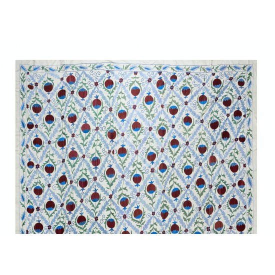 Decorative Silk Hand Embroidery Suzani Wall Hanging, Bedspread Decorative Silk Hand Embroidery Suzani Wall Hanging, Bedspread