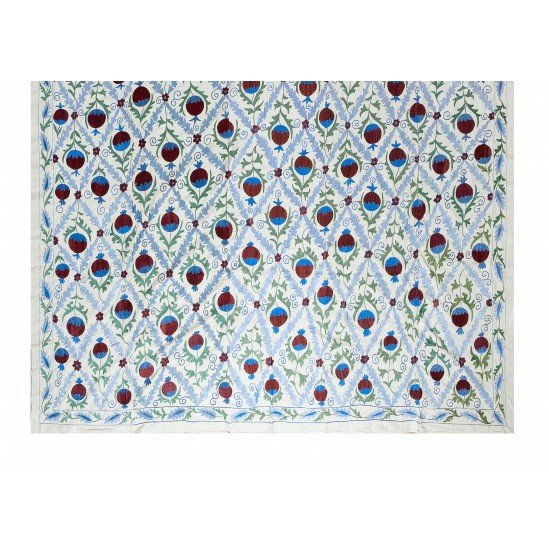 Decorative Silk Hand Embroidery Suzani Wall Hanging, Bedspread Decorative Silk Hand Embroidery Suzani Wall Hanging, Bedspread