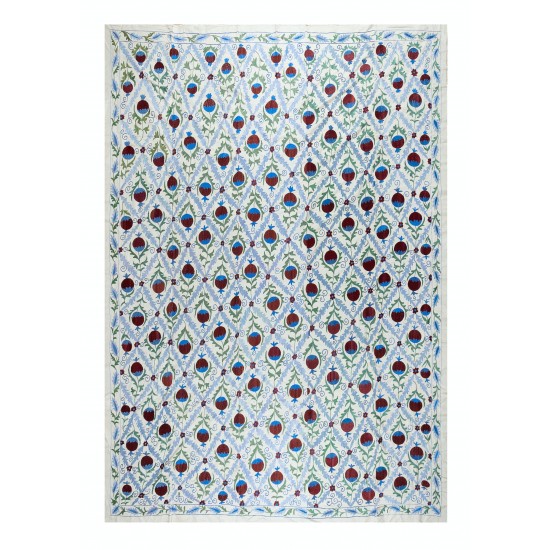 Decorative Silk Hand Embroidery Suzani Wall Hanging, Bedspread Decorative Silk Hand Embroidery Suzani Wall Hanging, Bedspread