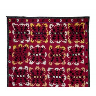 Vintage Silk Embroidery Bed Cover. Suzani Wall Hanging. Handmade Tablecloth Vintage Silk Embroidery Bed Cover. Suzani Wall Hanging. Handmade Tablecloth