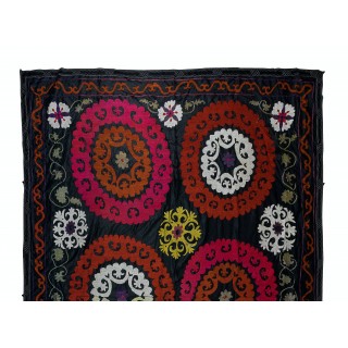 Vintage Silk Hand Embroidery Bed Cover. Suzani Textile Wall Hanging. One-of-a-kind Tablecloth Vintage Silk Hand Embroidery Bed Cover. Suzani Textile Wall Hanging. One-of-a-kind Tablecloth