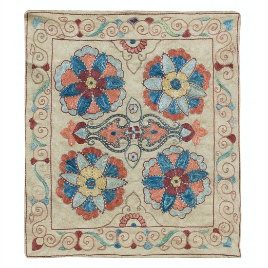 Decorative Handmade 100% Silk Suzani Cushion Cover, Floral Hand Embroidered Uzbek Lace Pillow Decorative Handmade 100% Silk Suzani Cushion Cover, Floral Hand Embroidered Uzbek Lace Pillow