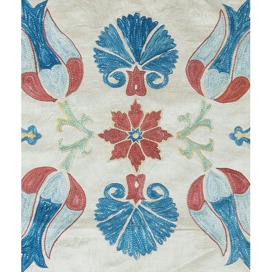 Decorative Handmade 100% Silk Suzani Cushion Cover, Embroidered Uzbek Lace Pillow Decorative Handmade 100% Silk Suzani Cushion Cover, Embroidered Uzbek Lace Pillow