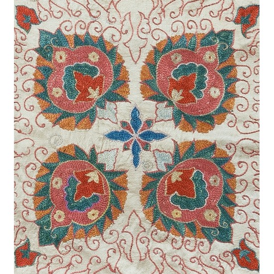 Decorative Handmade 100% Silk Suzani Cushion Cover, Embroidered Uzbek Lace Pillow Decorative Handmade 100% Silk Suzani Cushion Cover, Embroidered Uzbek Lace Pillow