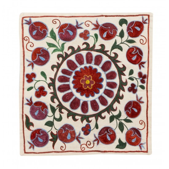 Decorative Silk Embroidered Suzani Cushion Cover from Uzbekistan Decorative Silk Embroidered Suzani Cushion Cover from Uzbekistan