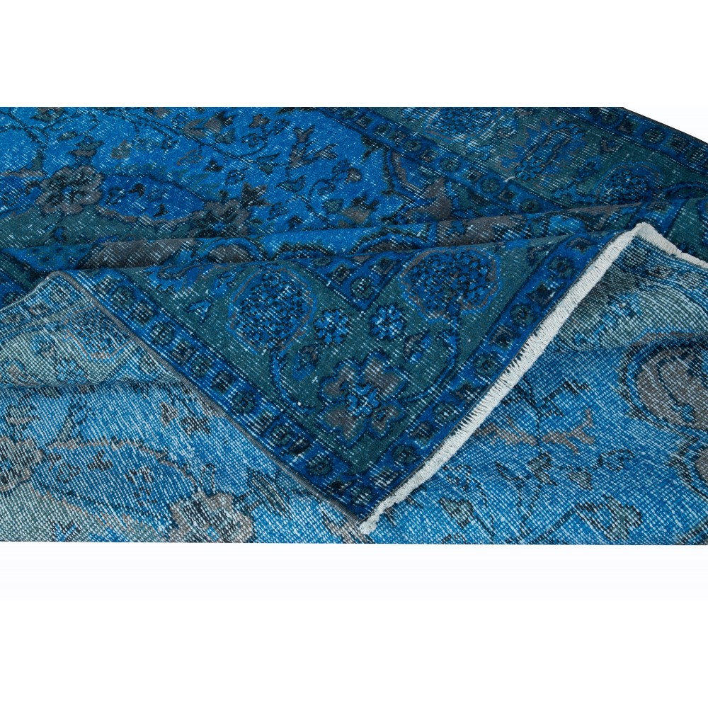 Modern Blue Area Rug made of wool and cotton, Hand-Knotted in Turkey