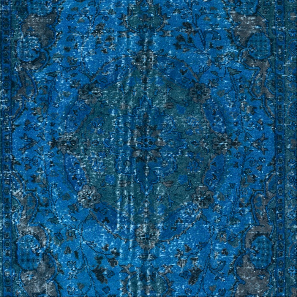 Modern Blue Area Rug made of wool and cotton, Hand-Knotted in Turkey