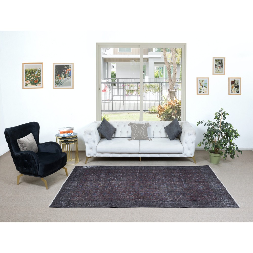 Distressed Handmade Area Rug in Gray & Faded Red, Ideal for Contemporary Interiors