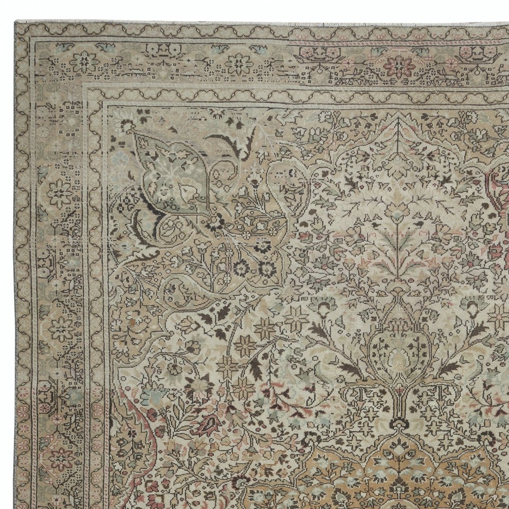 Vintage Handmade Turkish Kayseri Area Rug with Medallion Design, 100% Wool