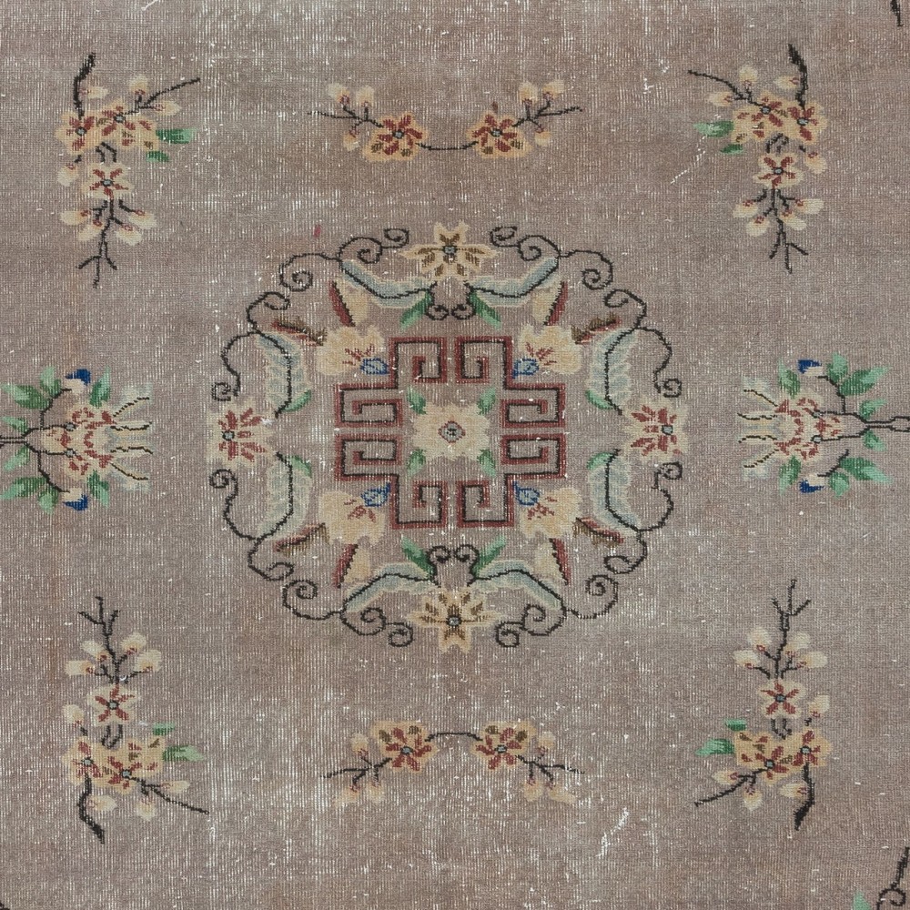Vintage Chinese Art Deco Handmade Wool Area Rug for Country Home and Rustic Decor