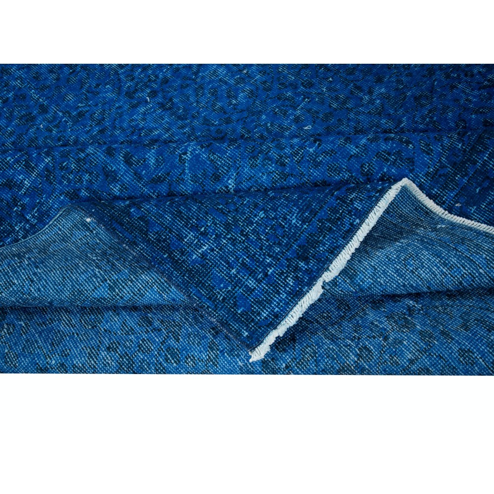 Modern Blue Area Rug made of wool and cotton, Hand-Knotted in Turkey