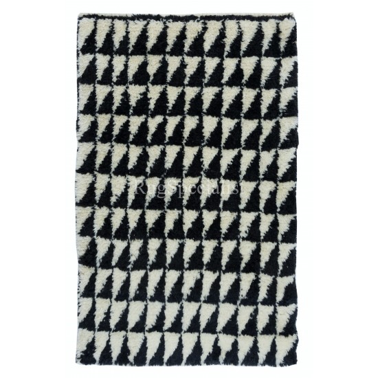 Modern Handmade Tulu Rug Made of Black & Beige Wool, Triangle Motif Shaggy Small Carpet