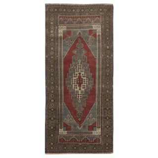 Vintage Turkish Oriental Rug. Ca 1960. One of a kind Handmade Tribal Rug. 100% Wool