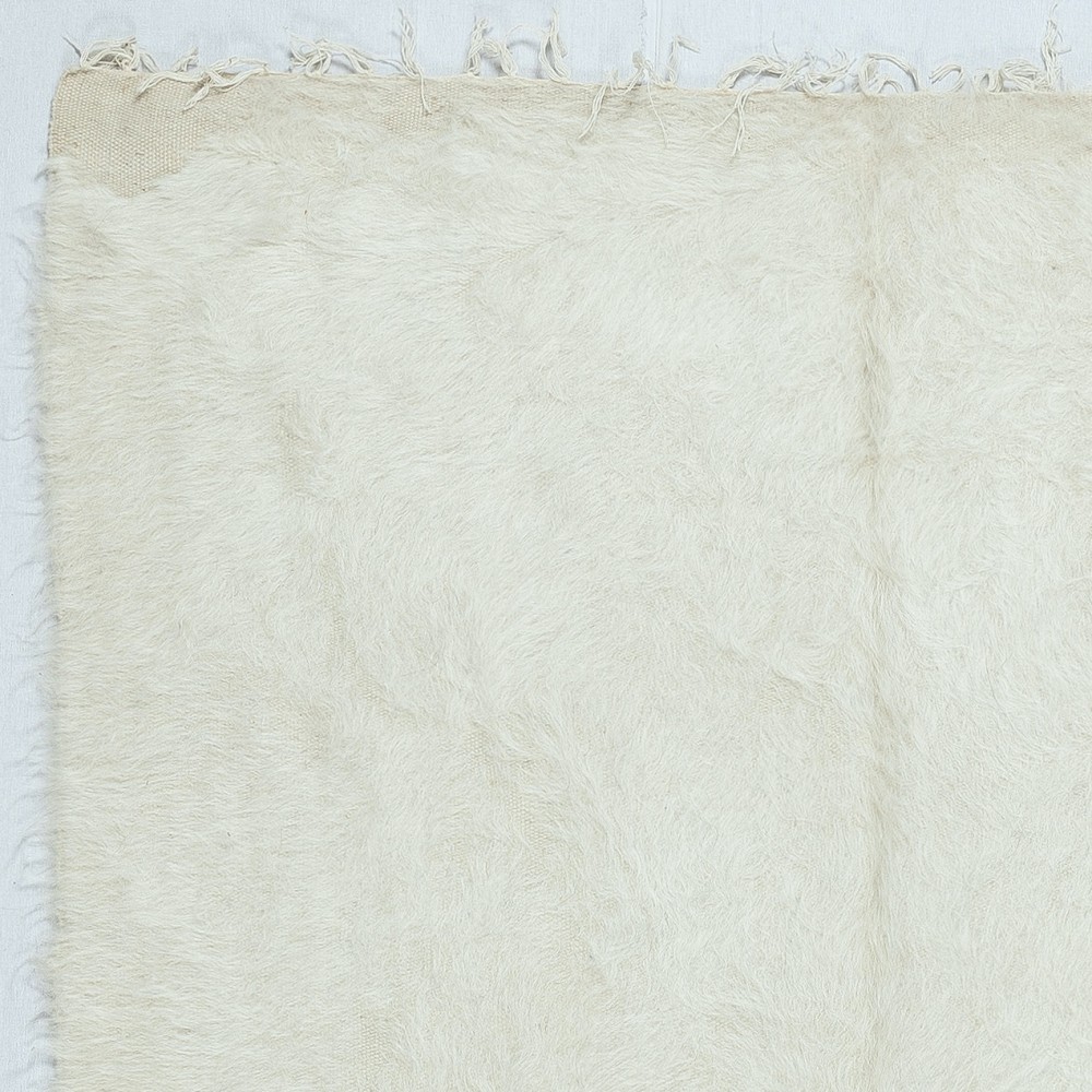 Flat-weave Kilim Rug made of goat's wool, Plain Cream Bed Cover, New Blanket, Wall Hanging