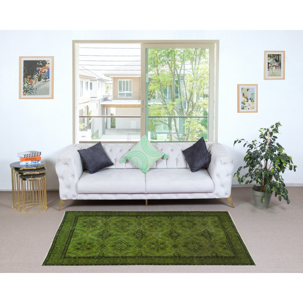 Green Accent Rug for Contemporary Interiors. Hand-Knotted in Turkey