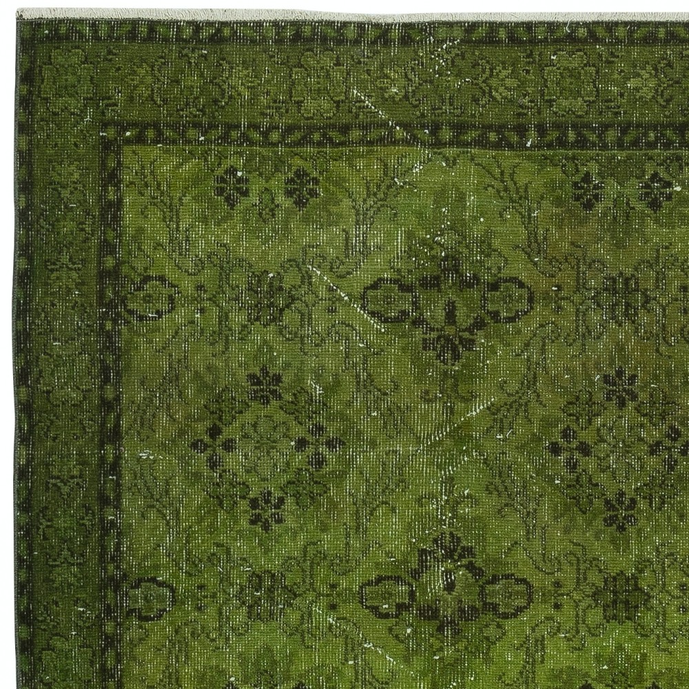 Green Accent Rug for Contemporary Interiors. Hand-Knotted in Turkey