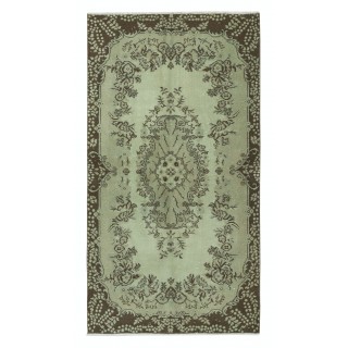 Contemporary Handmade Turkish Rug in Green. Medallion Design Accent Rug