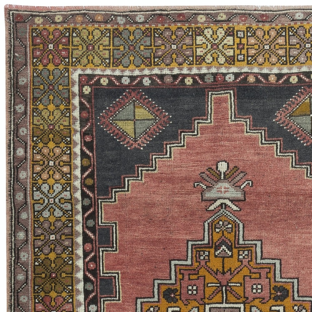 Traditional Vintage Turkish Rug for Country Homes, Rustic & Tribal Interiors, 100% Wool