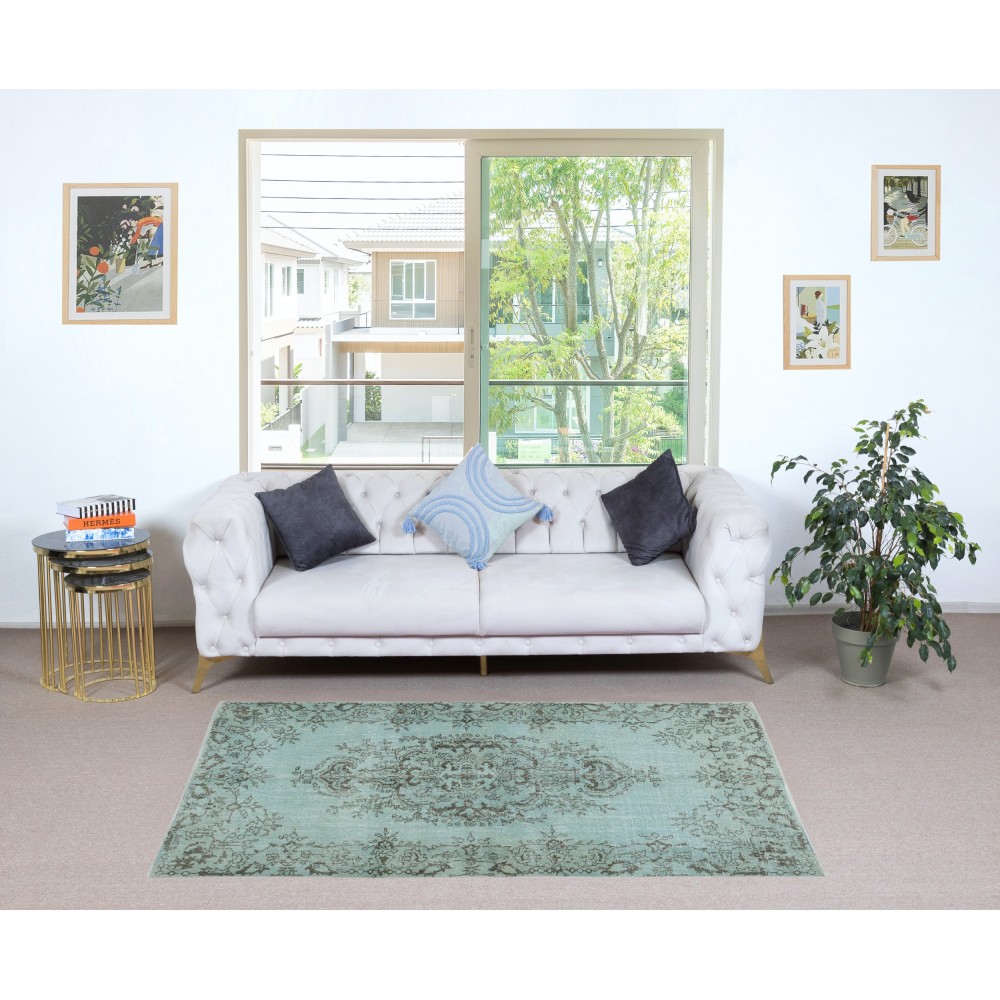 Light Blue Accent Rug with Medallion Design. Hand-Knotted in Turkey