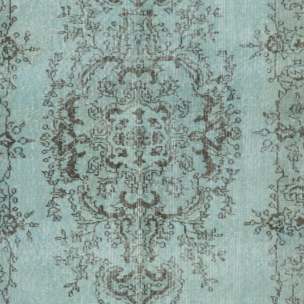 Light Blue Accent Rug with Medallion Design. Hand-Knotted in Turkey