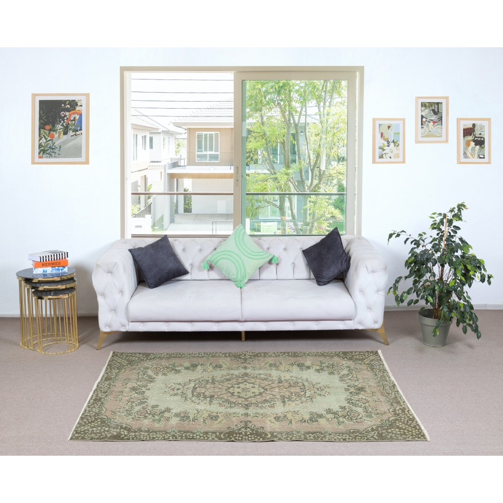 Decorative Hand Knotted Turkish Wool Area Rug in Green Color