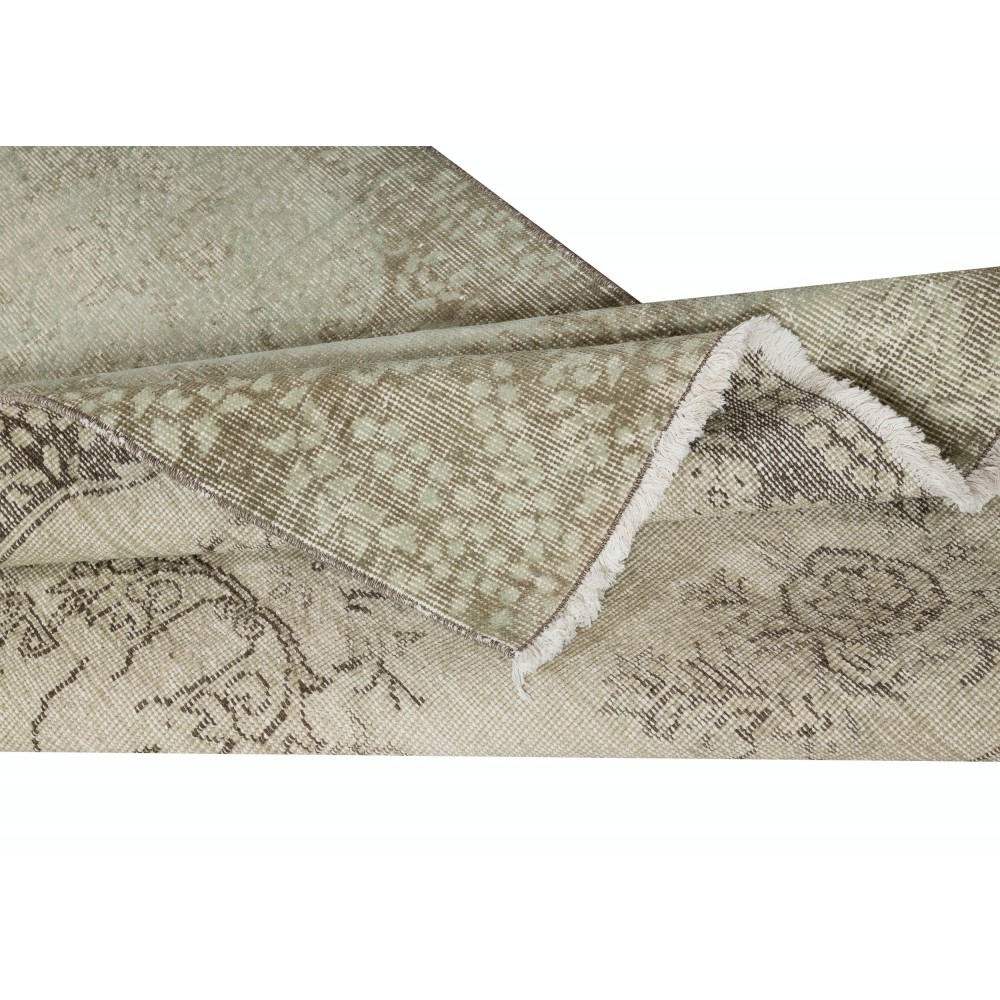 Modern Turkish Floor Rug in Green Color. Hand Knotted Area Rug for Kitchen and Living Room