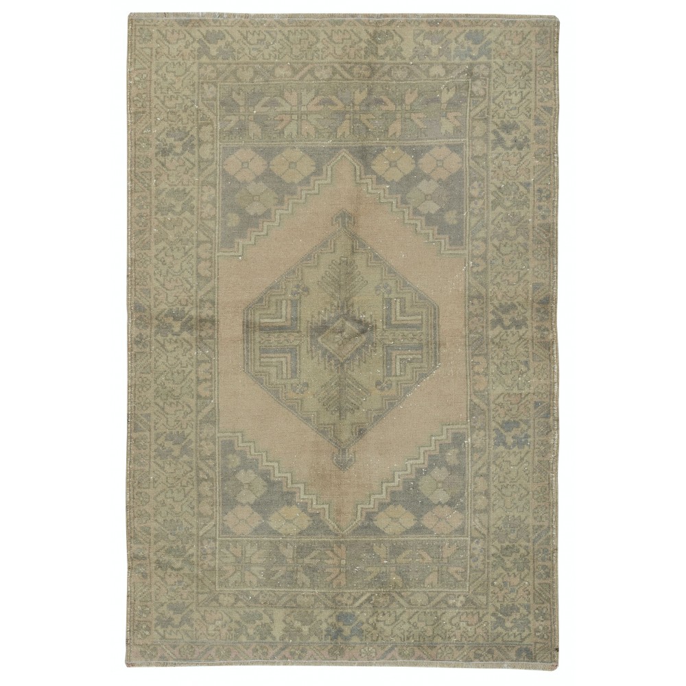 Traditional Vintage Rug for Country Homes, Rustic & Tribal Interiors