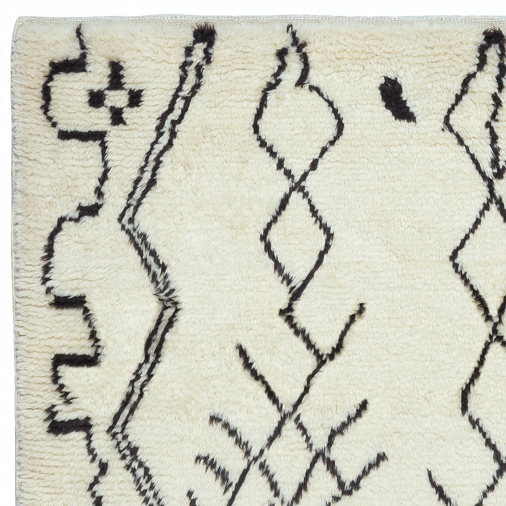Contemporary Handmade Moroccan Berber Tulu Rug, 100% Natural Wool