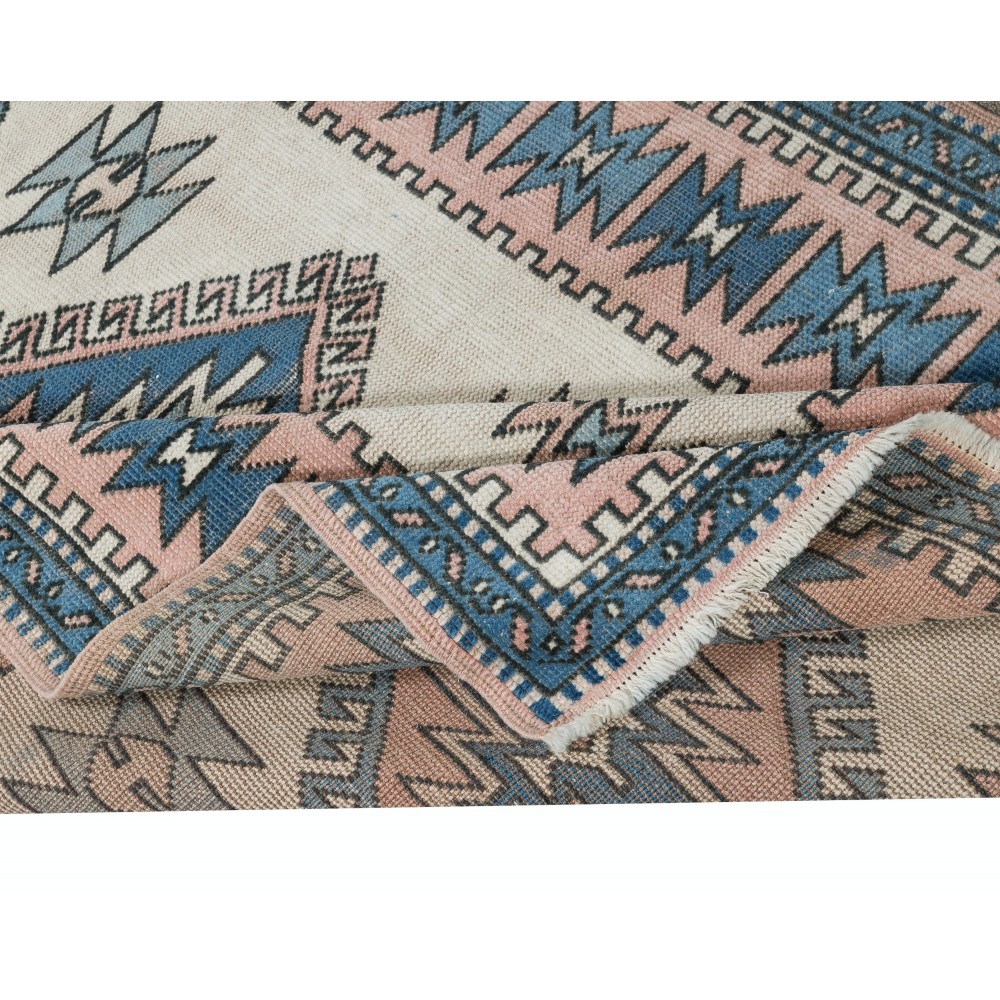 Traditional Vintage Handmade Turkish Area Rug. 100% Wool