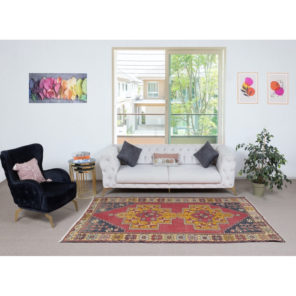 Vintage Turkish Oriental Rug. 100% Wool. Unique Hand Knotted Village Rug