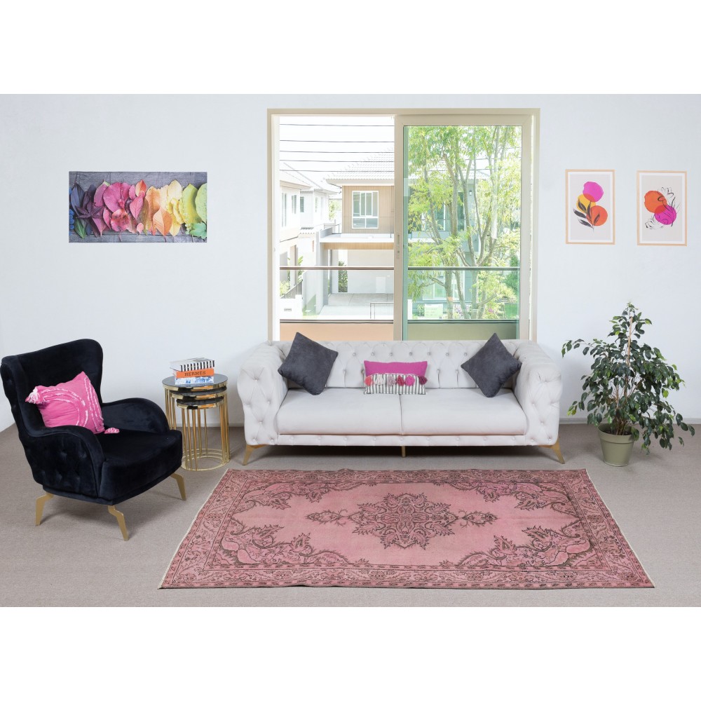 Contemporary Area Rug in Pink. Hand-Knotted in Turkey. Wool pile on cotton foundation