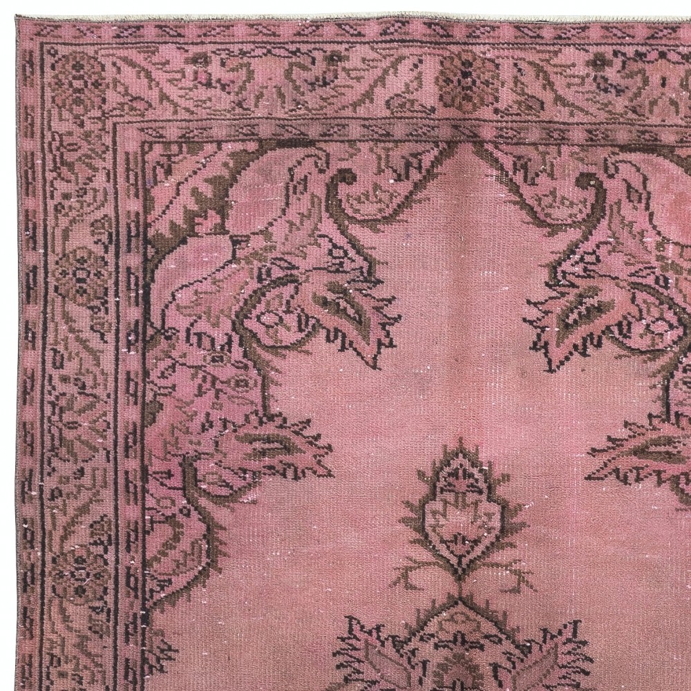 Contemporary Area Rug in Pink. Hand-Knotted in Turkey. Wool pile on cotton foundation