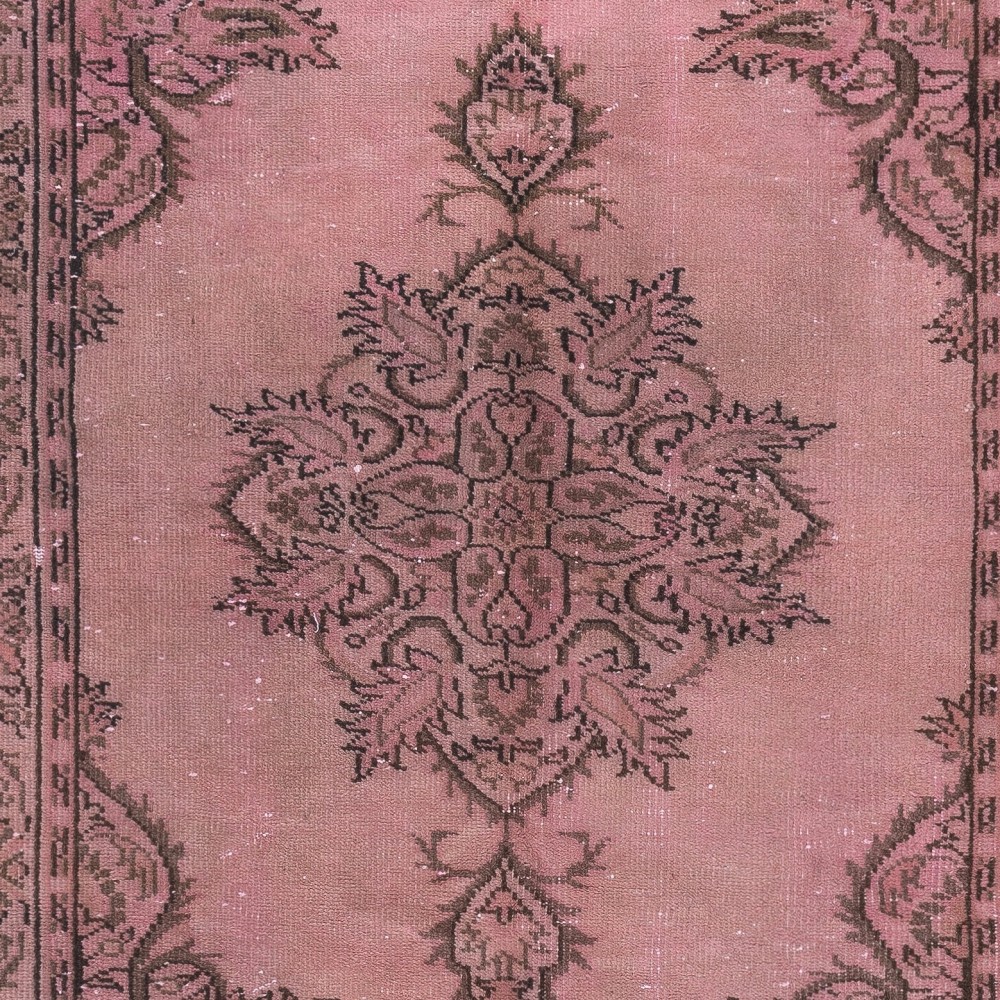 Contemporary Area Rug in Pink. Hand-Knotted in Turkey. Wool pile on cotton foundation
