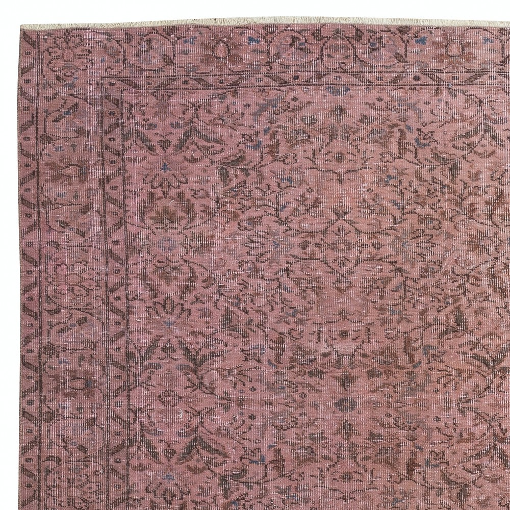 Contemporary Floral Patterned Area Rug in Pink. Hand-Knotted in Turkey. Wool pile on cotton foundation