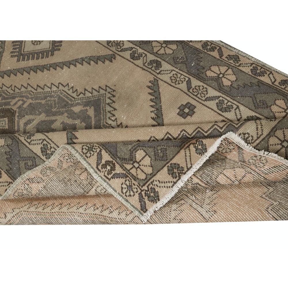 Vintage Handmade Turkish Rug for Country and Farmhouse Decor