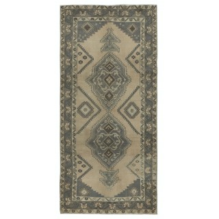 Vintage Handmade Turkish Rug for Country and Farmhouse Decor