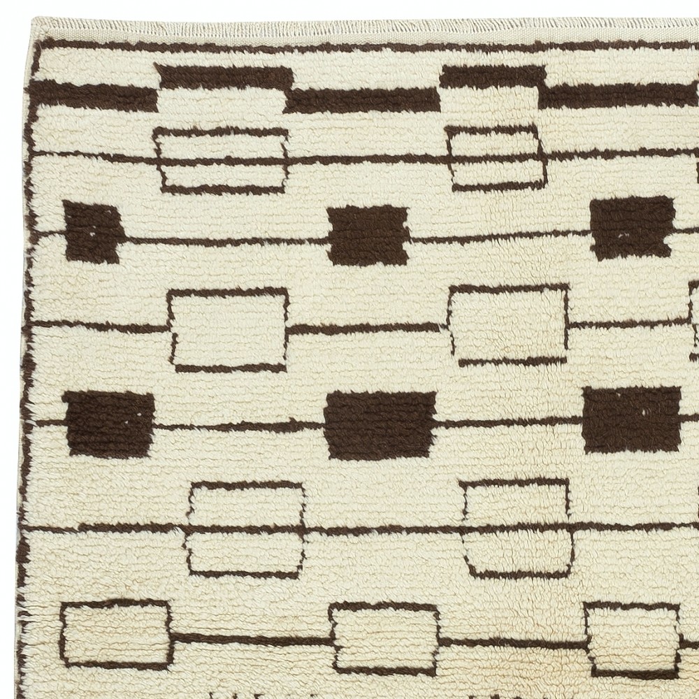 Contemporary Moroccan Tulu Rug, 100% Natural Wool, Custom Options Available	