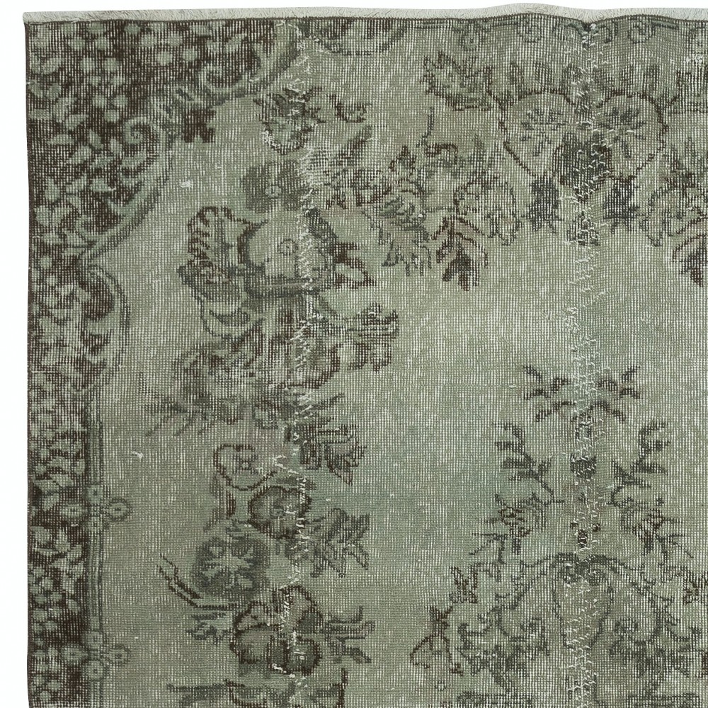 Contemporary Handmade Turkish Wool Area Rug in Green Color