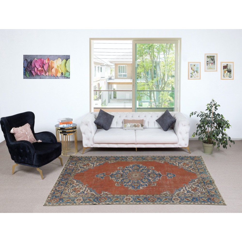 Hand knotted Vintage Turkish Wool Area Rug with Medallion Design
